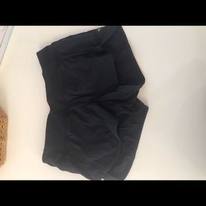 Girls Ivivva Black running shorts/athletic shorts